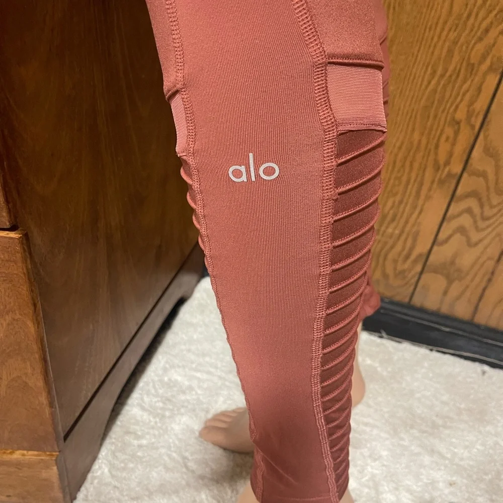 ALO" Yoga Moto Leggings -High Waist - Picture 7 of 16
